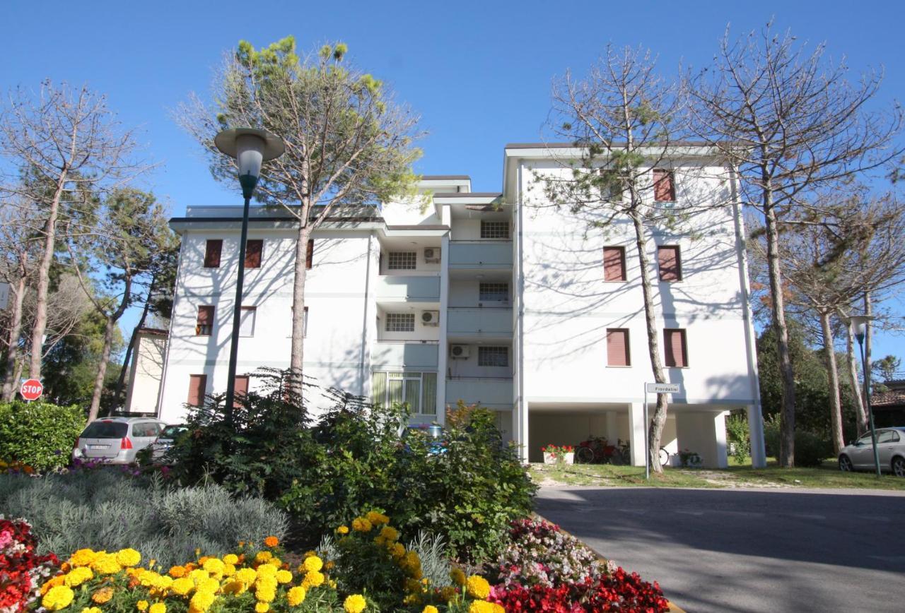 Appartamenti Fiordalisi Bibione Exterior foto